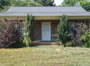 2869 Rob Shepard Dr, Burlington, NC 27215