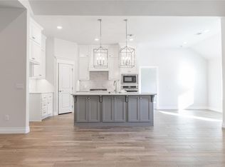 9320 NW 116th St, Yukon, OK 73099