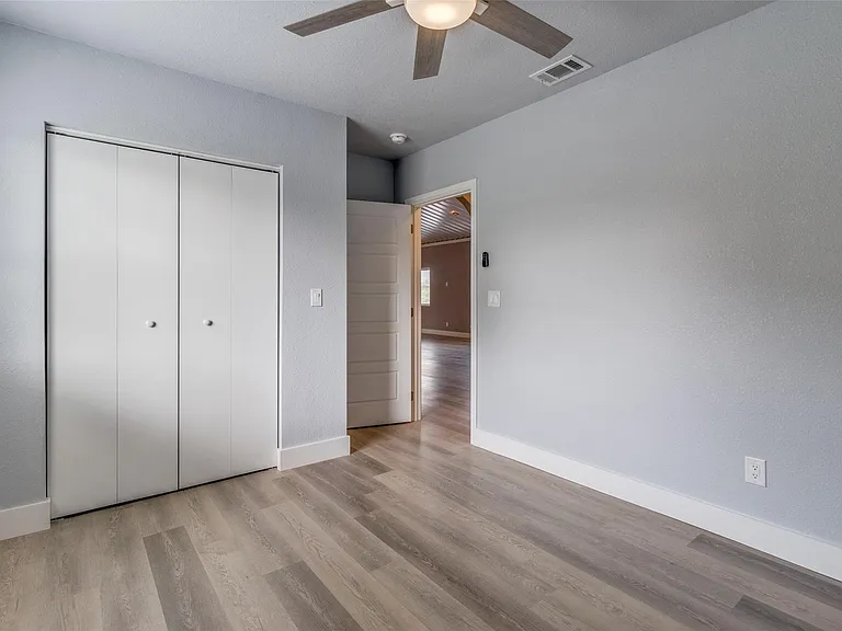 100 County Road 4140 — Photo 19