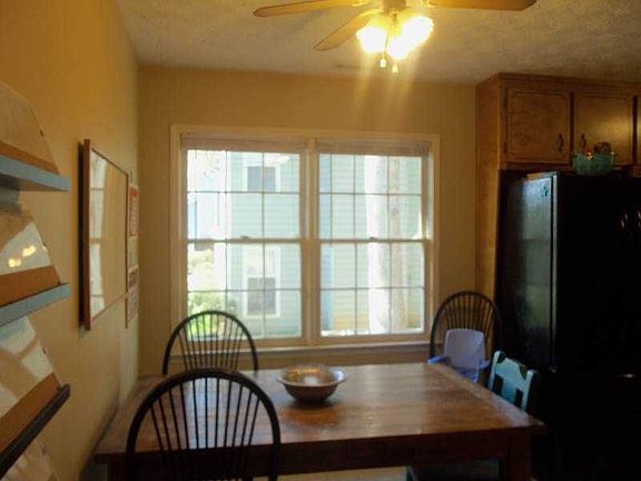 5th image of 410 Walnut Dr