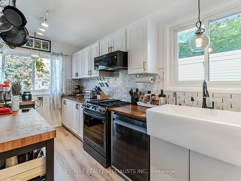 22 Balmoral Dr — Photo 13