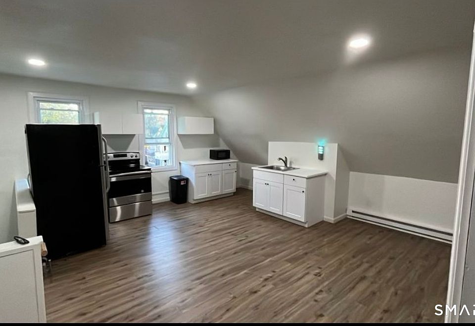 1st image of 10 Rowe St