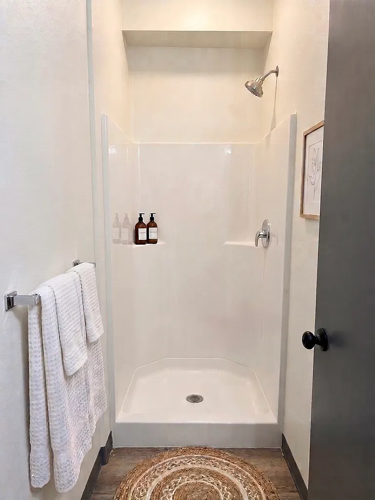 Building Photo - 4544 20th Ave NE #104