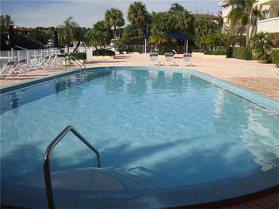 2nd image of 100 Edgewater Dr APT 338