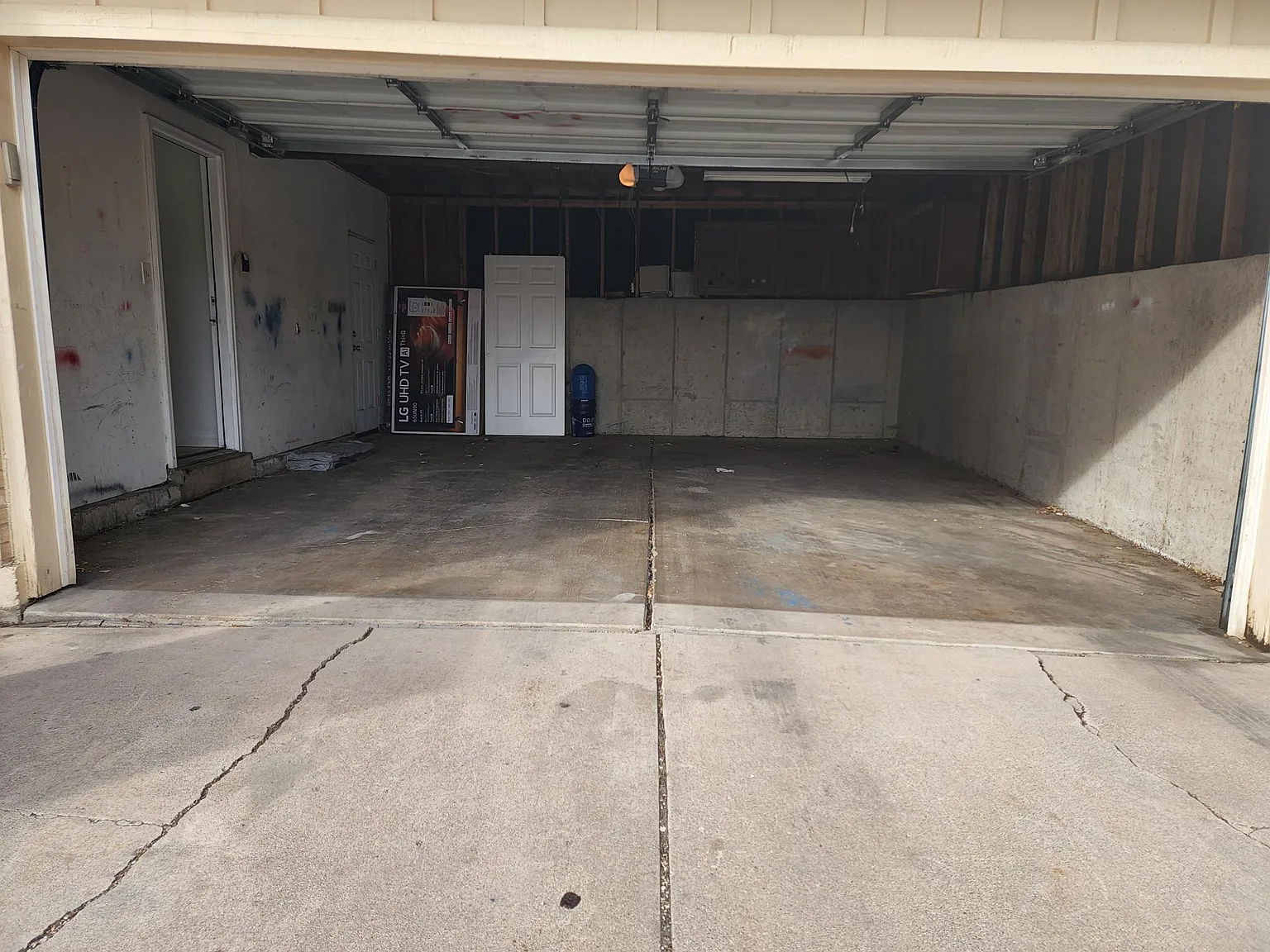 2 bed, 963 sqft, $1,200 — Photo 2