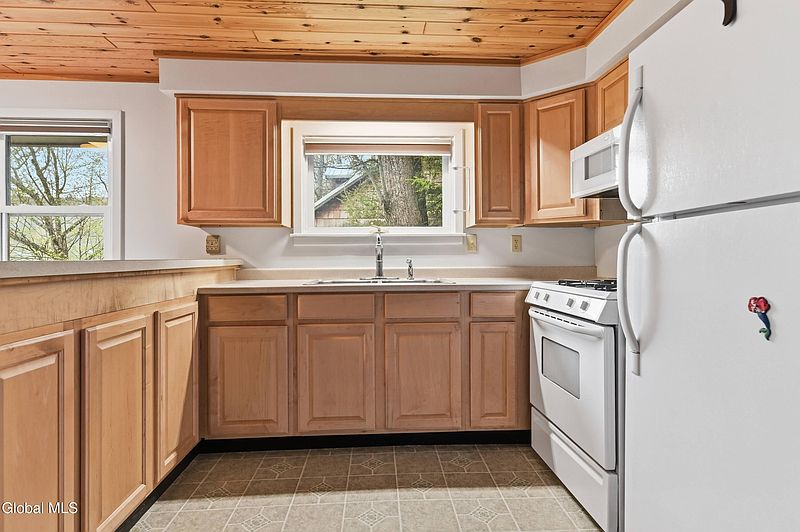4th image of 145 Summit Lake Road