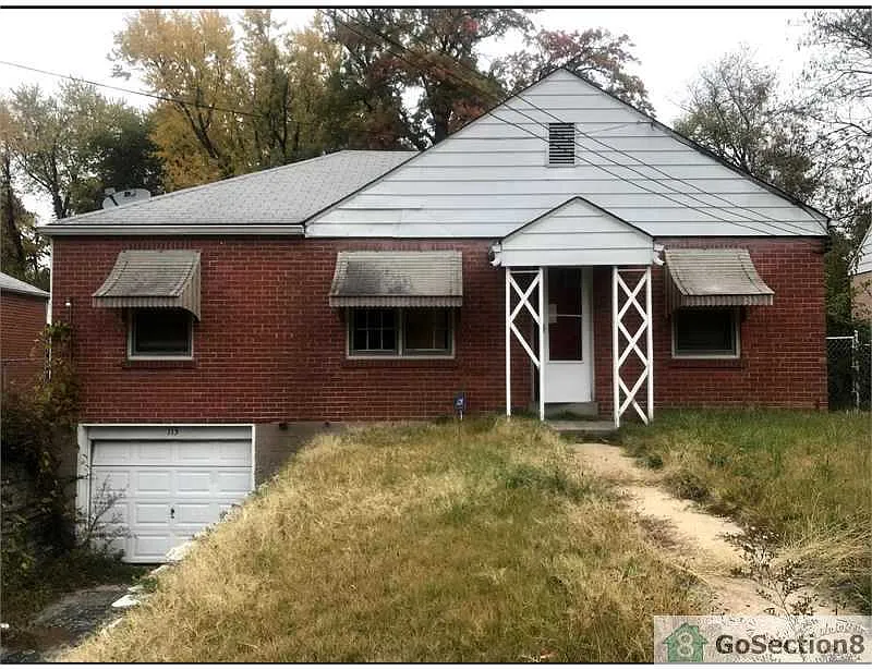 113 Chambers Rd photo 1