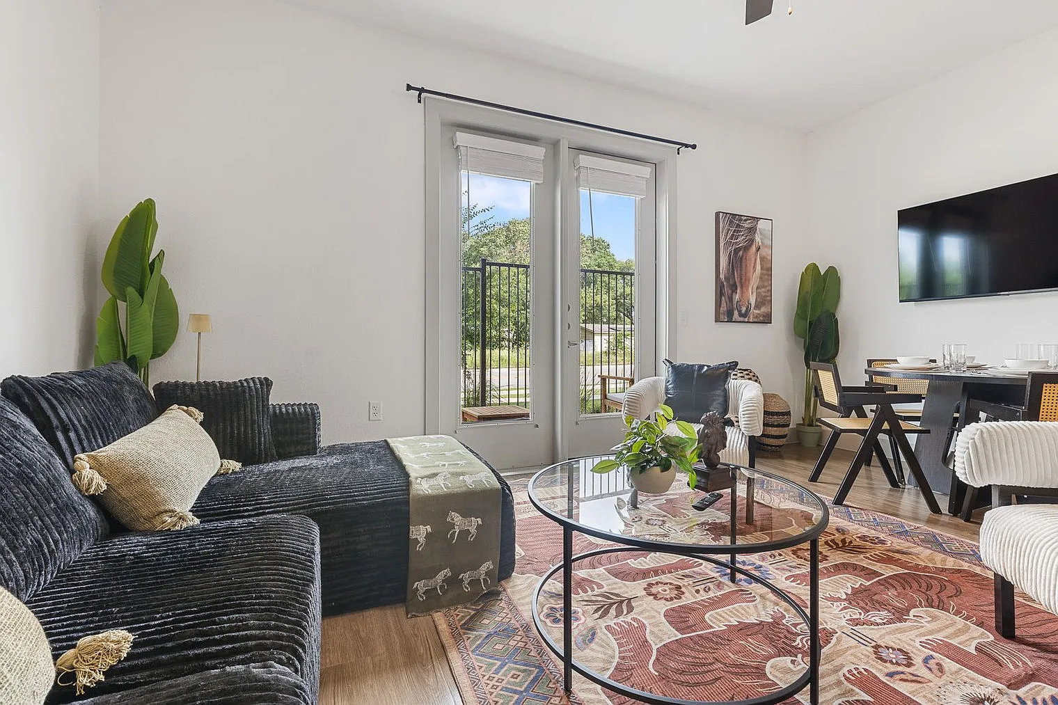 1 bed, 1.0 bath, 613 sqft, $2,970 — Photo 3