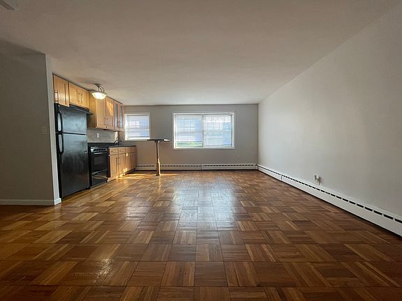 5th image of 36 Duncan Ave #76E