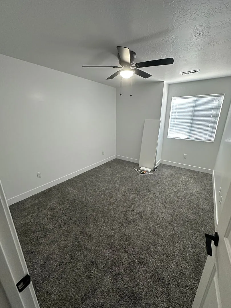 4 Bed 3.5 Bath Townhouse — Photo 1