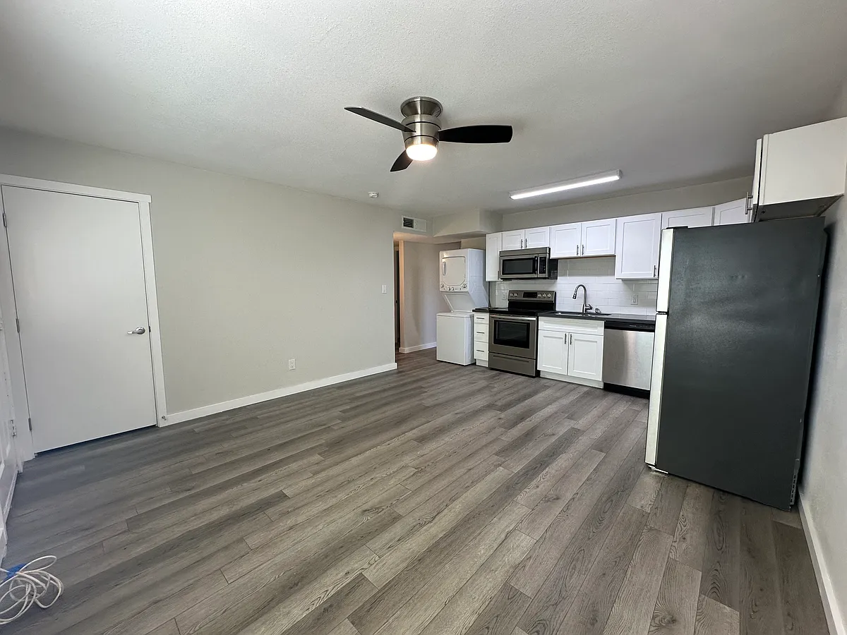 Building Photo - 2230 E Brill St #2