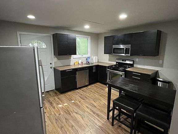 Another shot of the kitchen