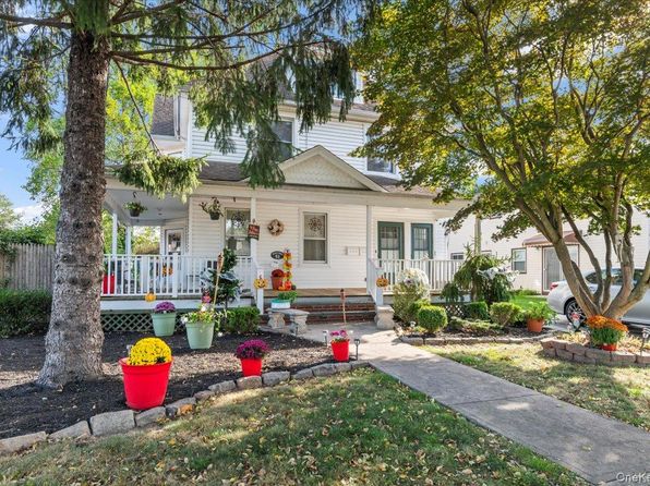 51 Craig Ave APT 2