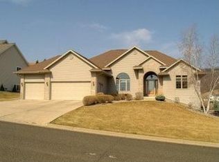 1855 Alpine Pl, Onalaska, WI 54650