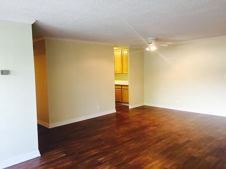 Irving Heights Apartments — Photo 42