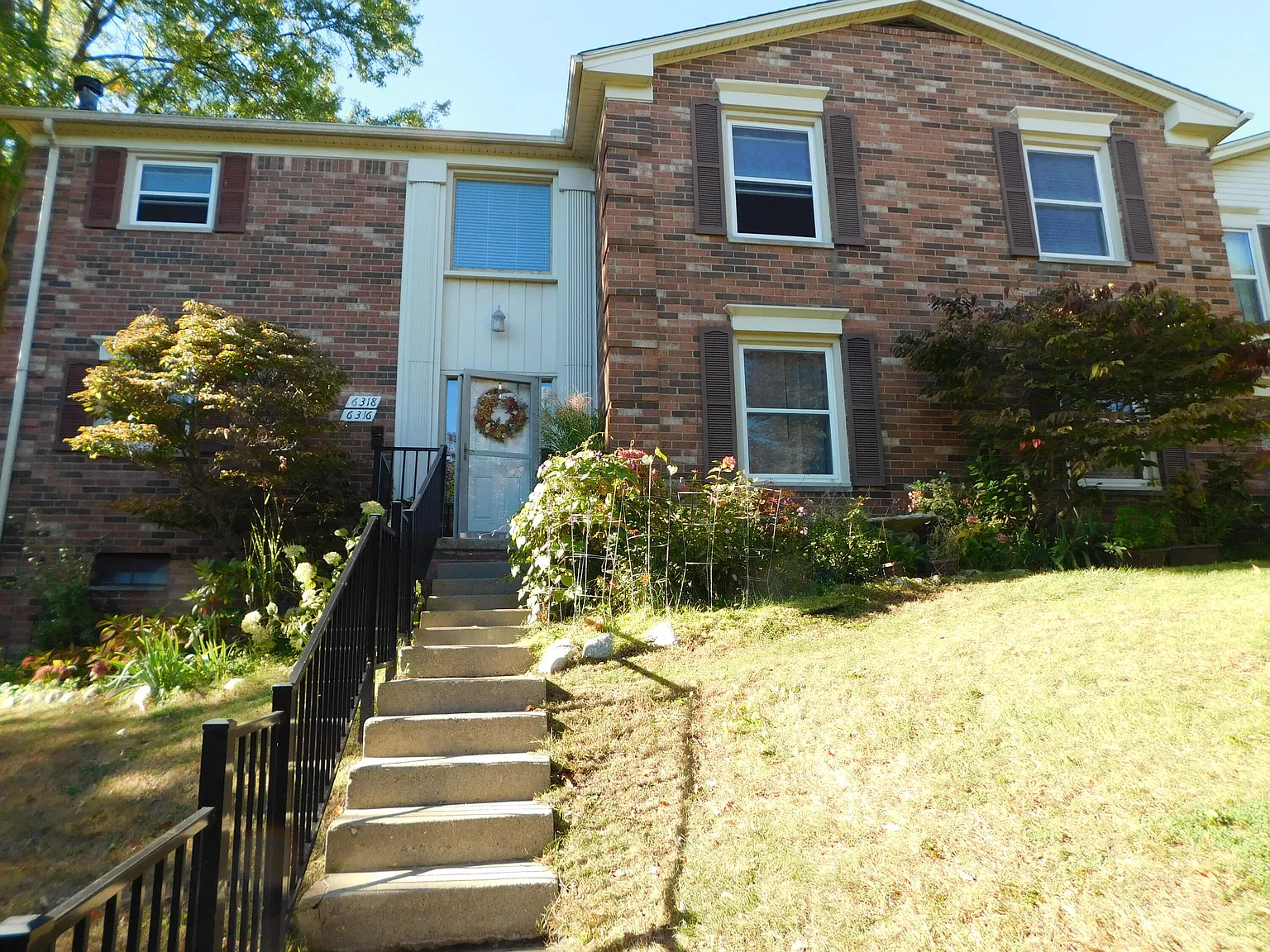 3 bed, 2.0 bath, 1615 sqft, $2,398 — Photo 3