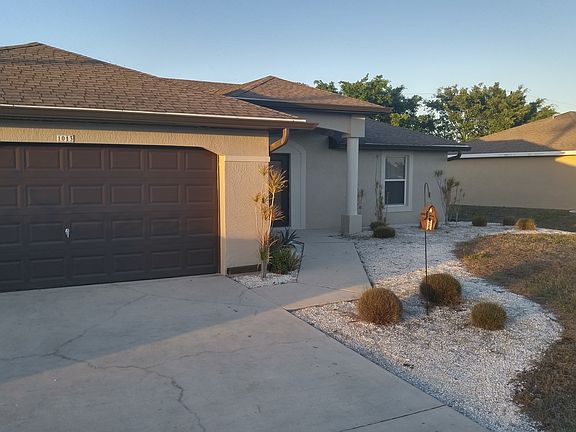 2nd image of 1013 SW 34th Ter