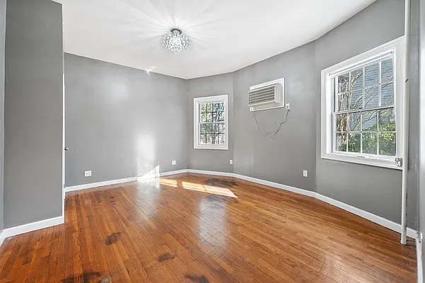 Rented by Poljan Properties Inc. | media 7