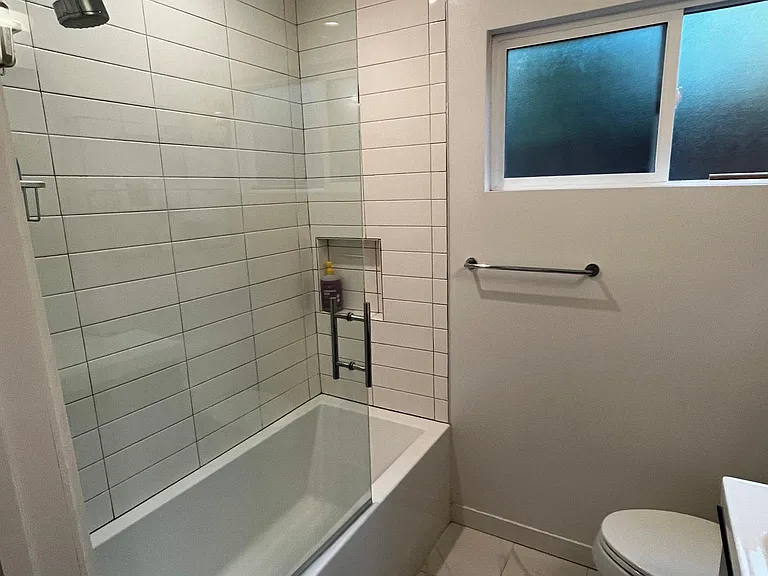 835 Waterloo St #835 — Photo 9