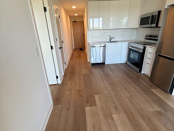 2nd image of 33 Erie Ave #401
