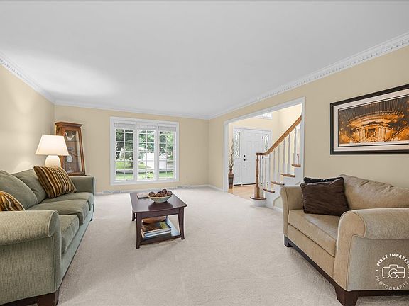 5th image of 202 Windsor Cir