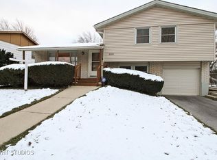 3209 Birchwood Dr, Hazel Crest, IL 60429