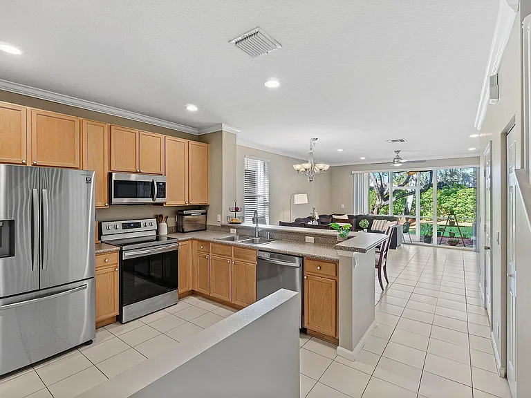 9911 Porta Leona Ln — Photo 2