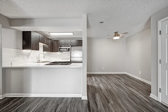 Summit Riverside Apartments — Photo 3