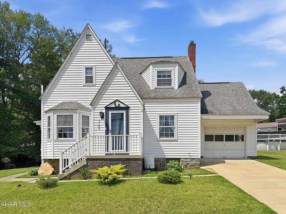 1st image of 1765 Roberts St