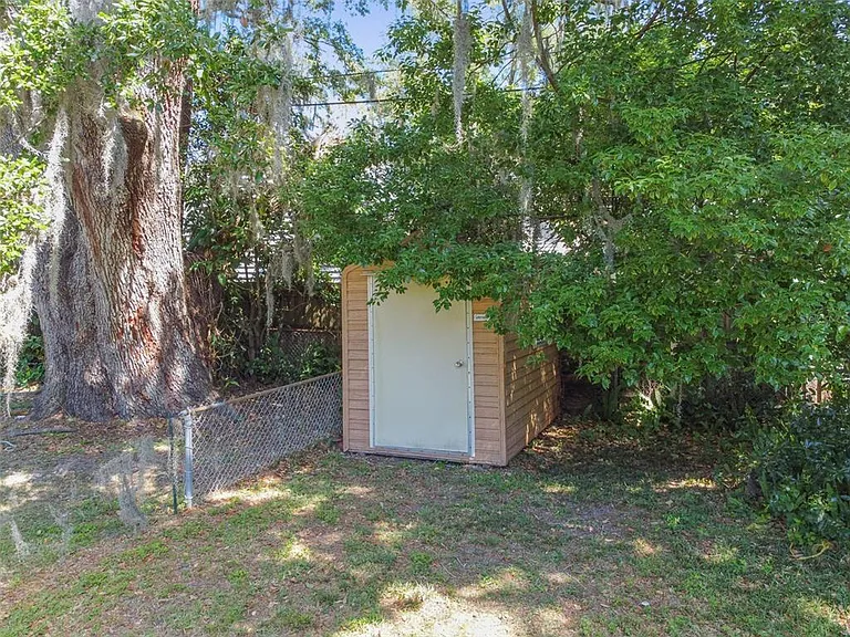 535 W Palmeden Dr — Photo 56
