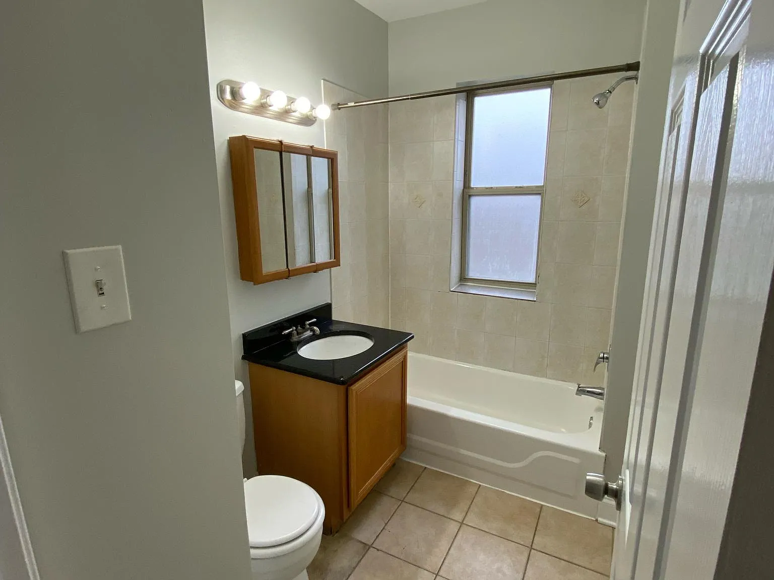 4104 W Wabansia Ave — Photo 3