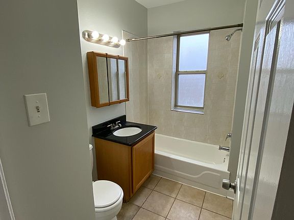 3rd image of 4104 W Wabansia Ave