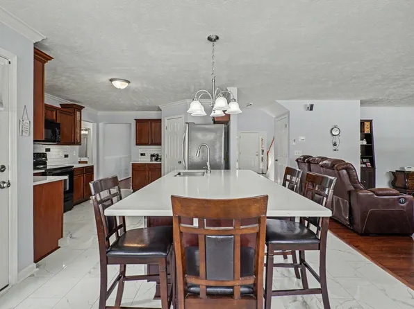 107 Seven Springs Dr, Mount Juliet, TN 37122