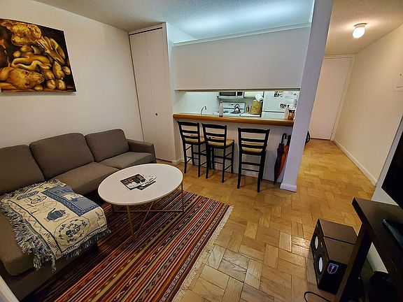 5th image of 415 E 37th St APT 6K