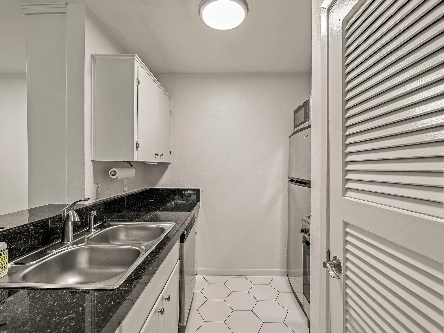 2 bed, 1.0 bath, 750 sqft, $1,295 — Photo 4