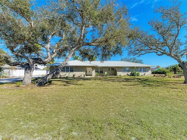 612 Bayshore Rd, Nokomis, FL 34275