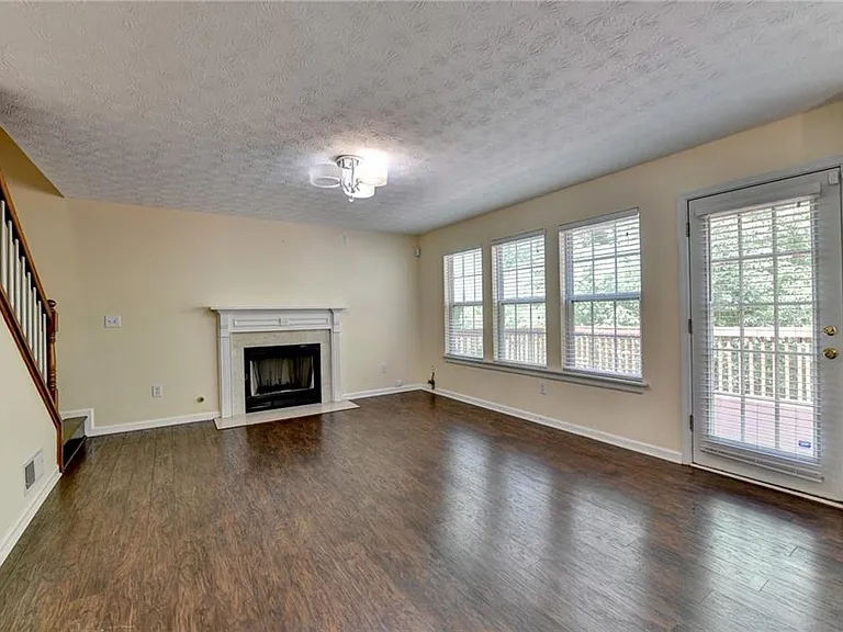3380 McClure Woods Dr — Photo 18