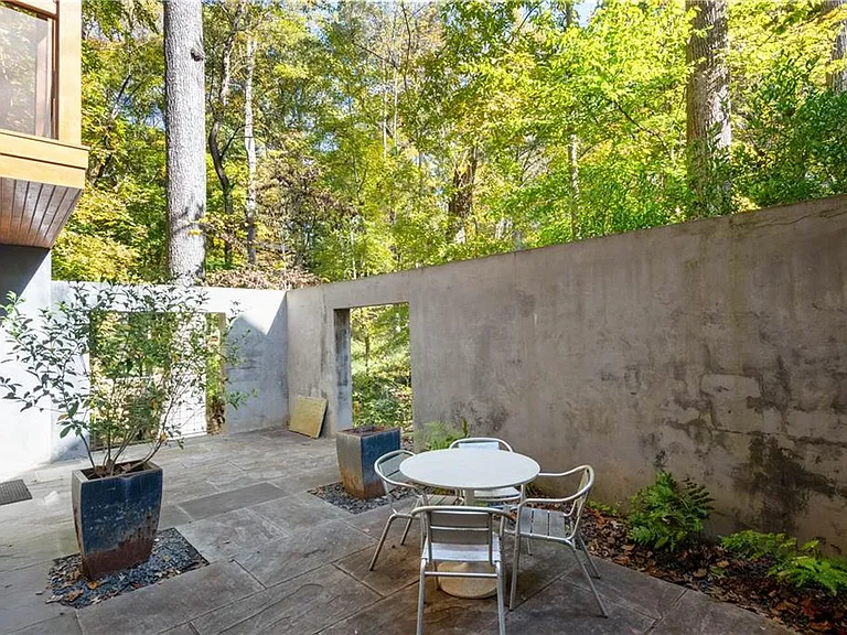 515 Claire Dr NE — Photo 72
