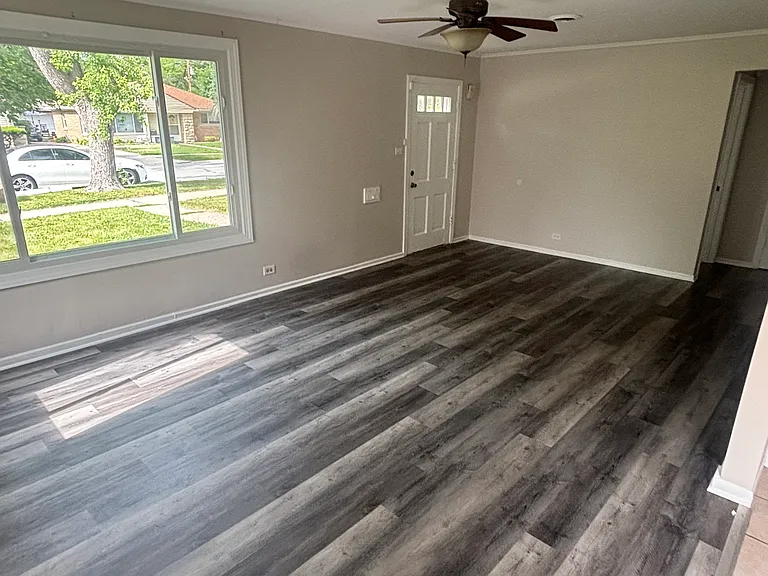 2113 Hawthorne Rd — Photo 5