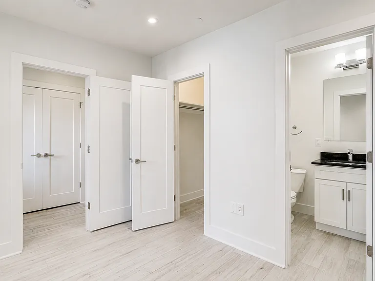 727 Quebec Pl NW #B — Photo 7