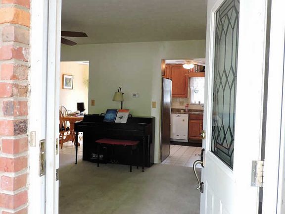 3rd image of 5951 Fairdale Dr