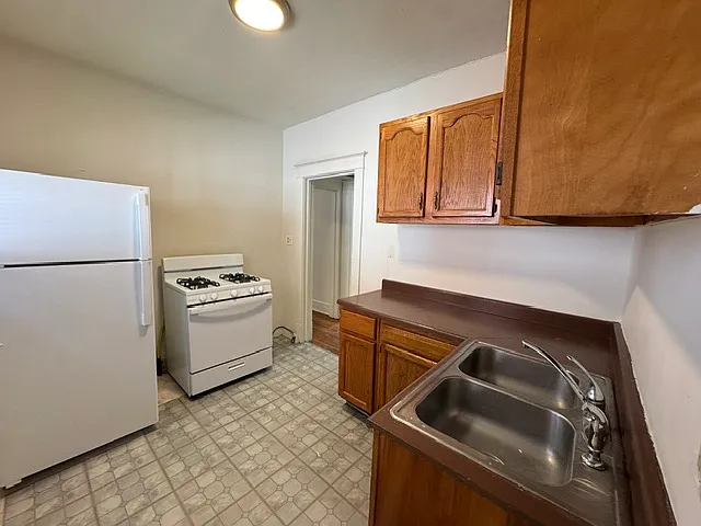 7006 Plymouth Ave — Photo 2