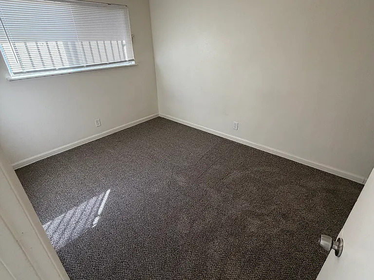 734 N Bond St #5 — Photo 8