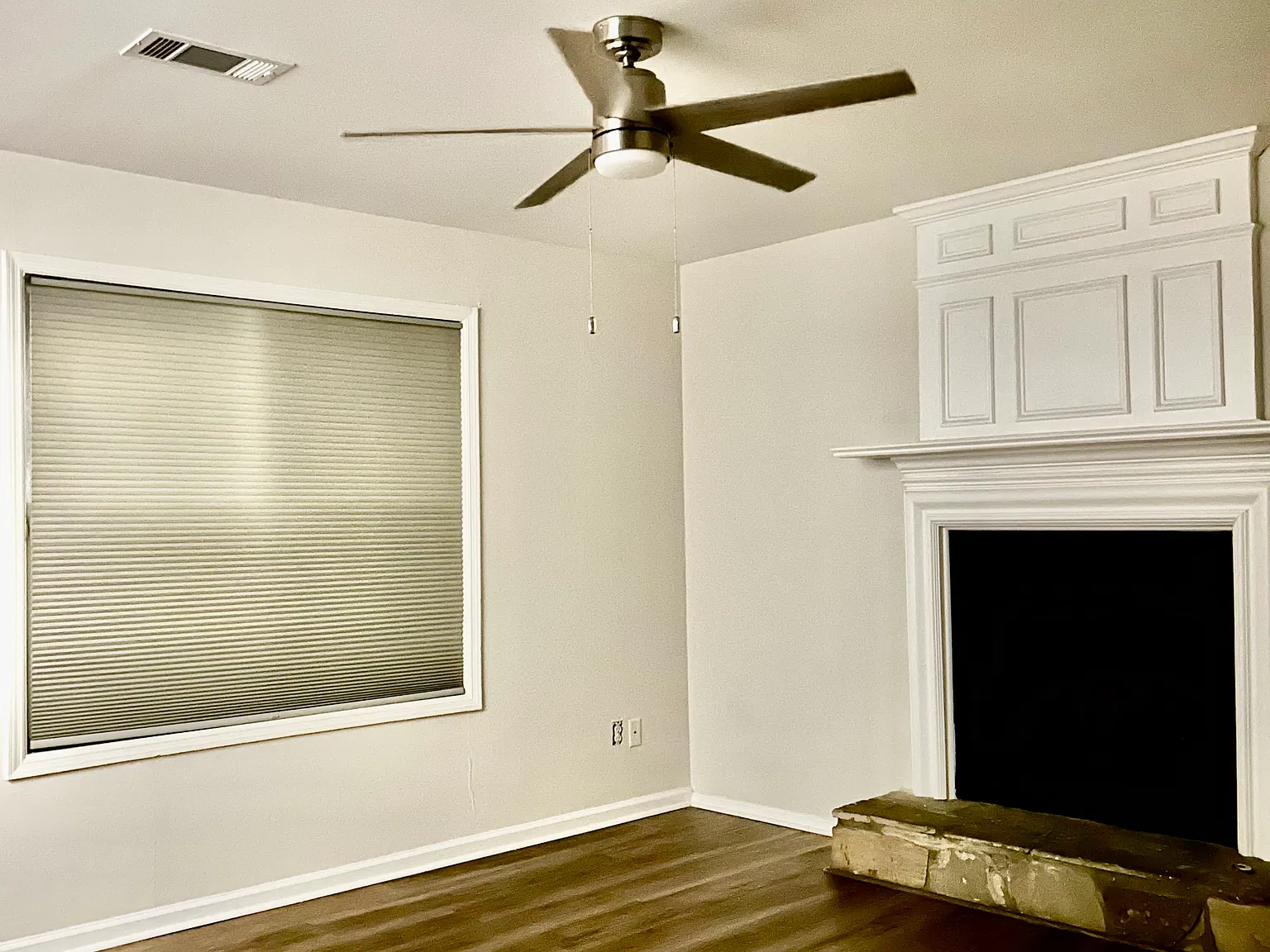 2 bed, 2.5 bath, 1380 sqft, $1,600 — Photo 2