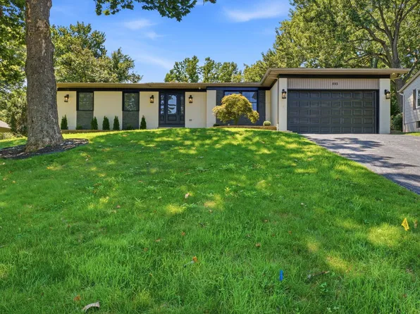 893 Singing Hills Ln, Columbus, OH 43235
