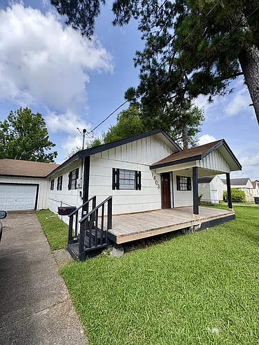 1403 Eugene St Photo 1