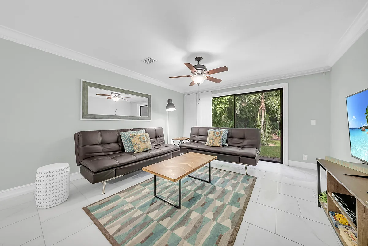 Building Photo - 5312 Treetops Dr #H-102
