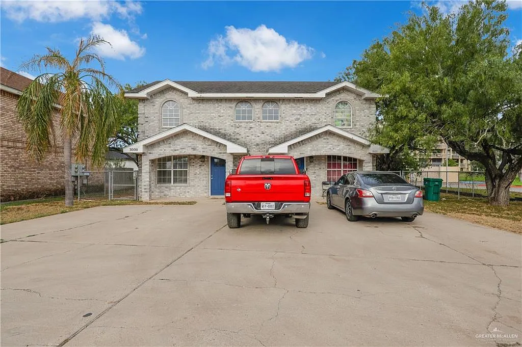 2 bed, 2.0 bath, 4368 sqft, $900 — Photo 3