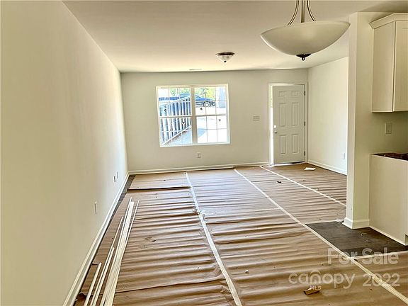 4th image of 1020 Westminster Dr #95