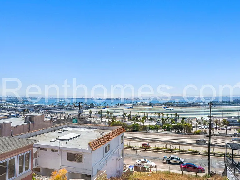 2940 Columbia St — Photo 55